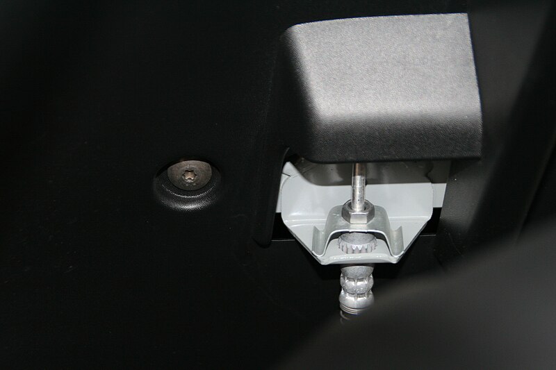 File:Detail remmen Renault Twizy.JPG