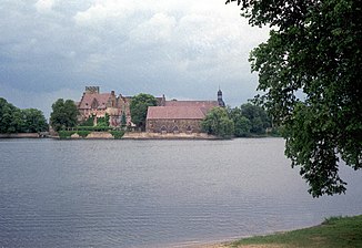 Large castle pond in Flechtingen, left of the castle drain to the small castle pond to the north