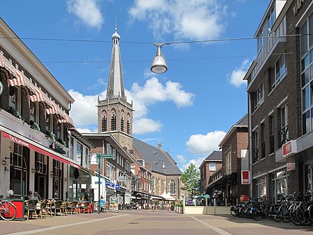 Doetinchem, Sint Catharinakerk RM13084 in straatzicht foto7 2012-07-22 14.54.jpg