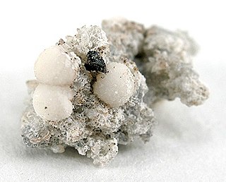 <span class="mw-page-title-main">Dresserite</span> Carbonate mineral