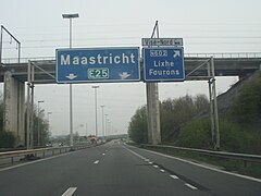 E25 kurz vor der niederländischen Grenze kreuzt die A25 die Montzenroute