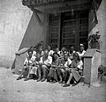 Ekipa pred šolo v Marezigah 1950.jpg