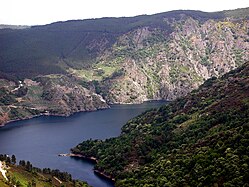 Lago artificial d'Os Peares, Galiza, Espanha