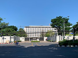Embassy of Japan in Thailand สถานเอกอัครราชทูตญี่ปุ่นประจำประเทศไทย バンコク.jpg