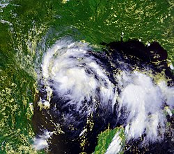 Tempestade tropical Erin em 15 de agosto às 19:39 UTC.  NOAA.