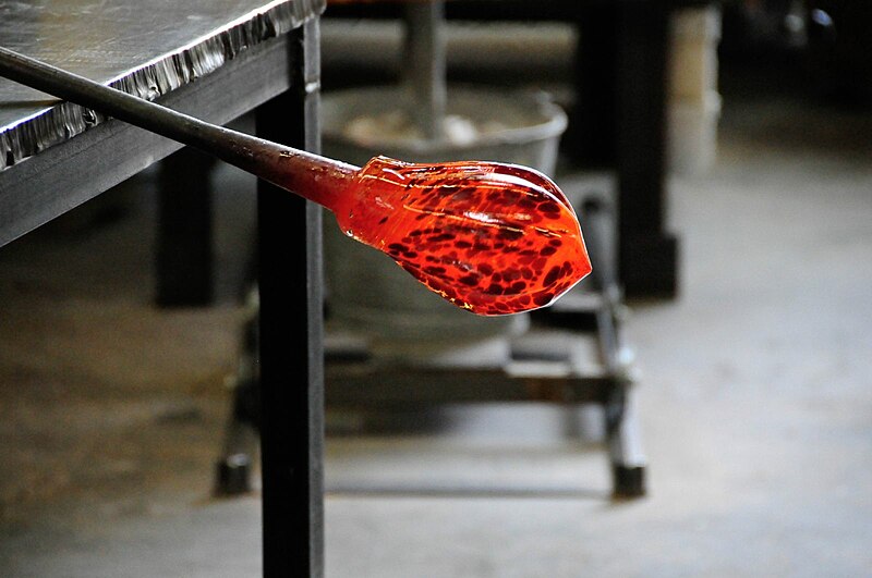 File:ExtremelyHotGlass.jpg