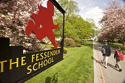 How to get to The Fessenden School with public transit - About the place