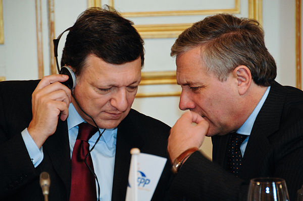 Tajani and President of the European Commission José Manuel Barroso at the EPP congress in 2008