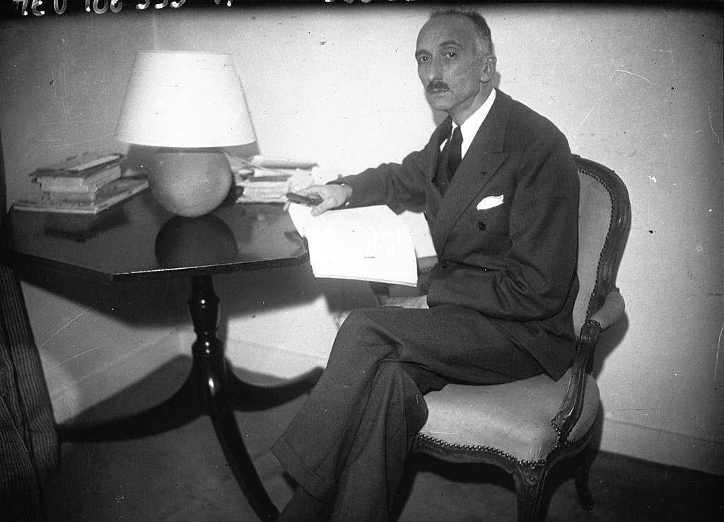 File:François Mauriac, 1933.jpg - Wikimedia Commons