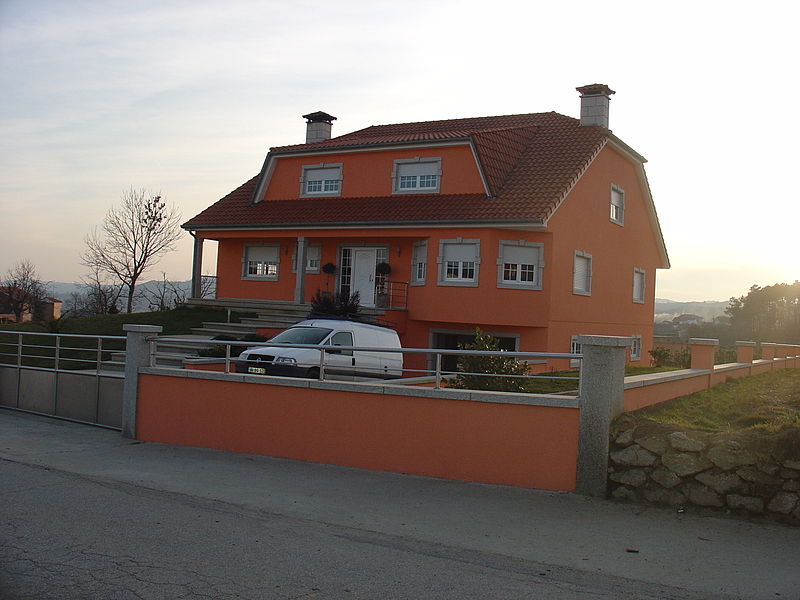 File:Friões-Casa Laranja.JPG