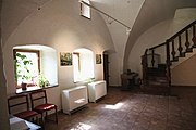 Čeština: Galerie Dolní brána v Prachaticích, jižní Čechy. V přízemí je prodejní galerie, v patře je výstavní galerie. English: Dolní Gate Gallery in Prachatice, South Bohemian Region, Czechia. There is a sales gallery on the ground floor and an exhibition gallery on the first floor.