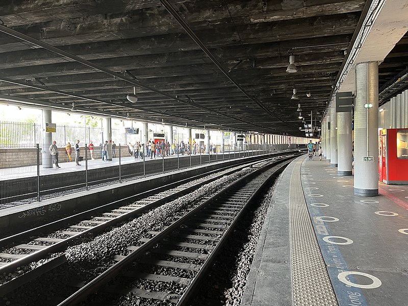 File:Gare Champ Mars Tour Eiffel - Paris XV (FR75) - 2022-05-28 - 3.jpg