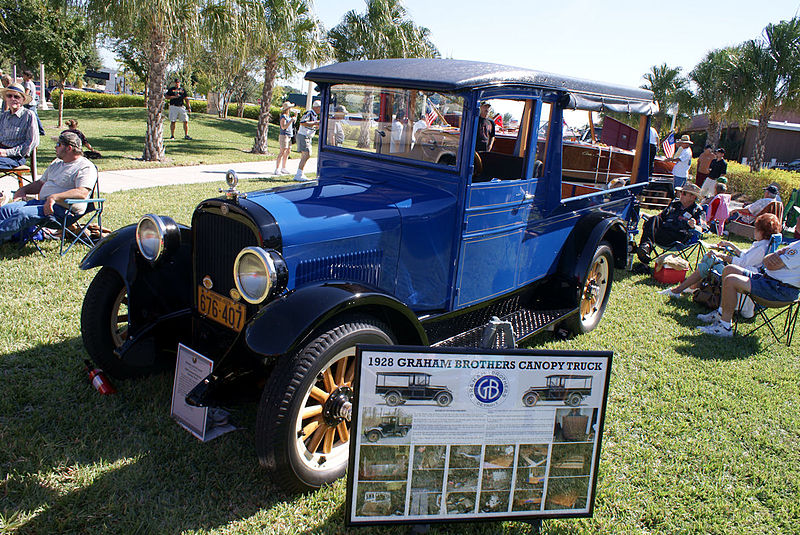 File:Graham Brothers Canopy Truck 1928 LSideFront Lake Mirror Cassic 16Oct2010 (14690697817).jpg