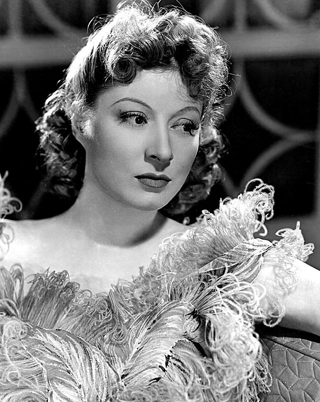 Black-and-white publicity photo of Greer Garson in the 1940s.