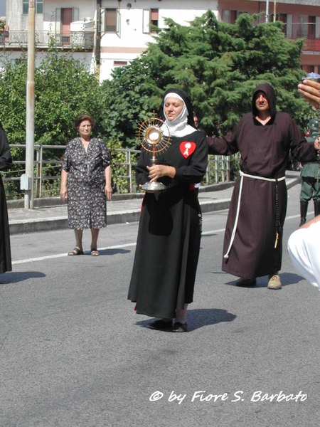 File:Guardia Sanframondi (BN), 2003, Riti settennali di Penitenza in onore dell'Assunta, la rappresentazione dei "Misteri". - Flickr - Fiore S. Barbato (73).jpg