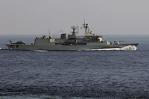 HMAS Toowoomba FFH-156 Gulf of Oman, Kasım 2009.jpg