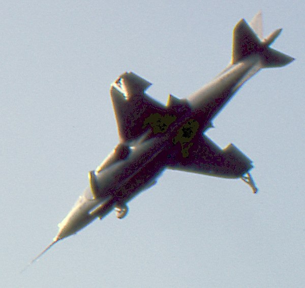 Third prototype at Farnborough 1962 with unswept trailing edges and rounded tips