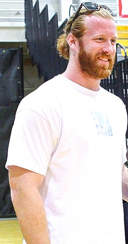 Hayden Hurst with fan (cropped) .jpg