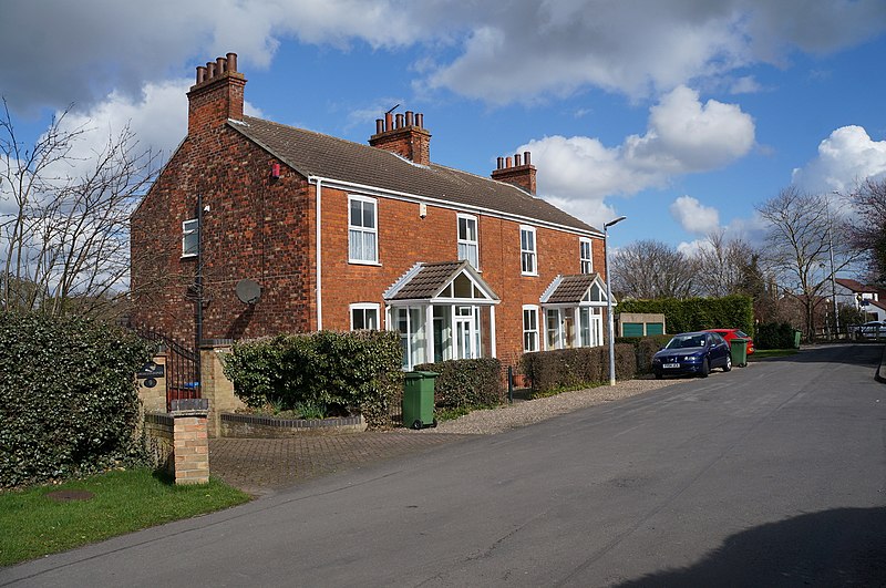 File:Houses on Butt Lane, Beverley (geograph 4402220).jpg