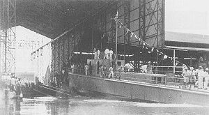 IJN auxiliary submarine chaser No105 1943 launching.jpg