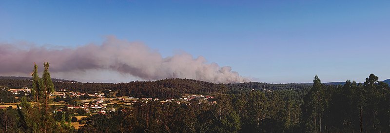 File:Incendio forestal en Teo - 08.jpg