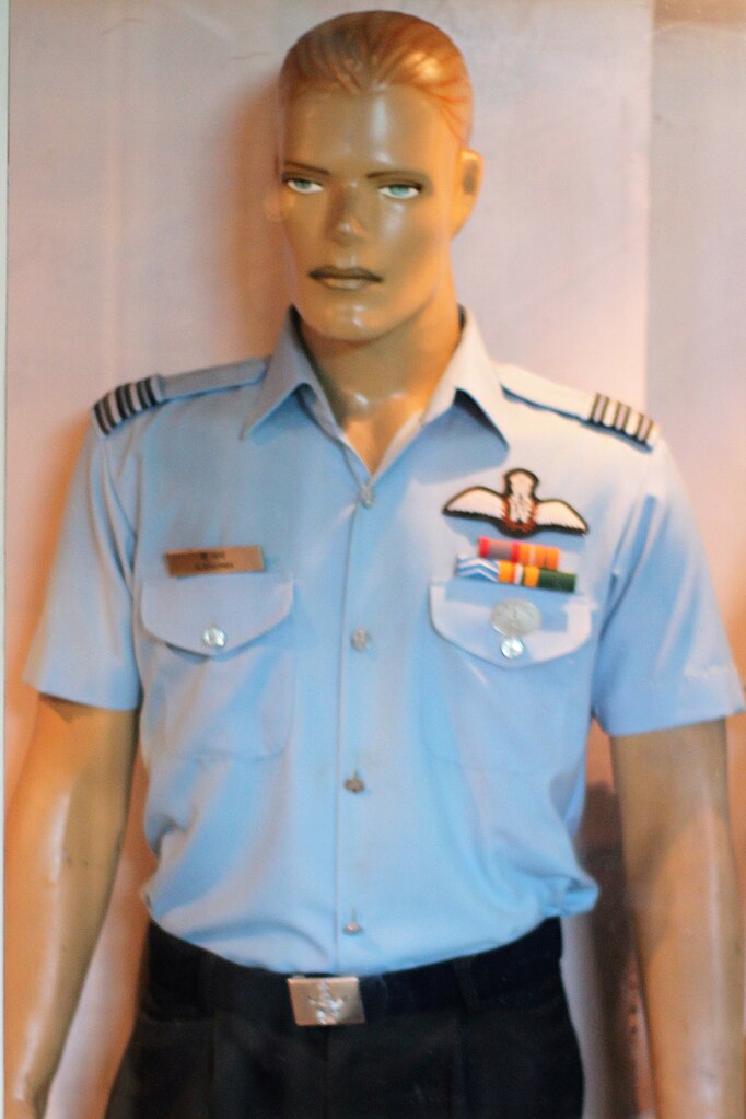 Kargil Girl: Janhvi Kapoor to get into uniform to play Indian Airforce  pilot Gunjan Saxena