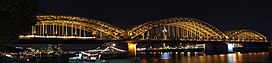 Köln bei Nacht, Blick auf die Hohenzollernbrücke.jpg