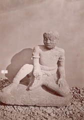 KITLV 87656 - Isidore van Kinsbergen - Sculpture Tjampea near Buitenzorg - Before 1900.tif