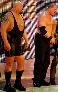 2015 yılında yapılan bir Raw etkinliğinde Big Show ve Kane.