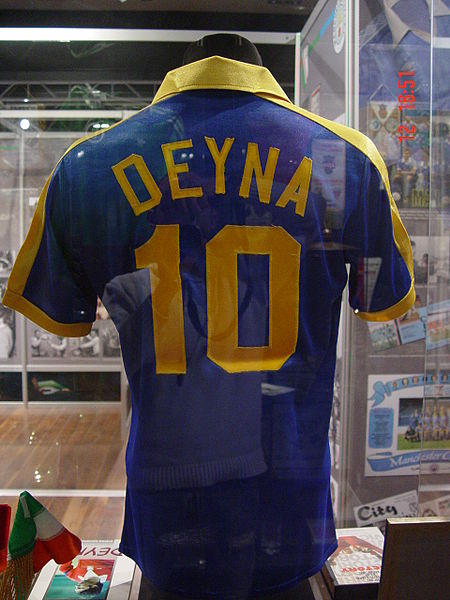 The jersey that Deyna wore during his run on San Diego Sockers