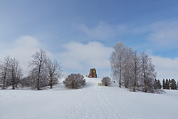 خرابه های قلعه Kirumpää در زمستان