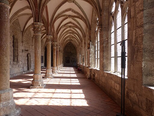 Ehemaliges Zisterzienserkloster Walkenried, zweischiffiger Kreuzgang, innen