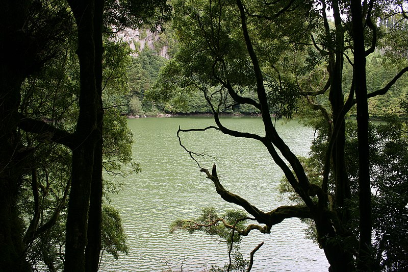File:Lagoa Congro- Azores (7684591774).jpg