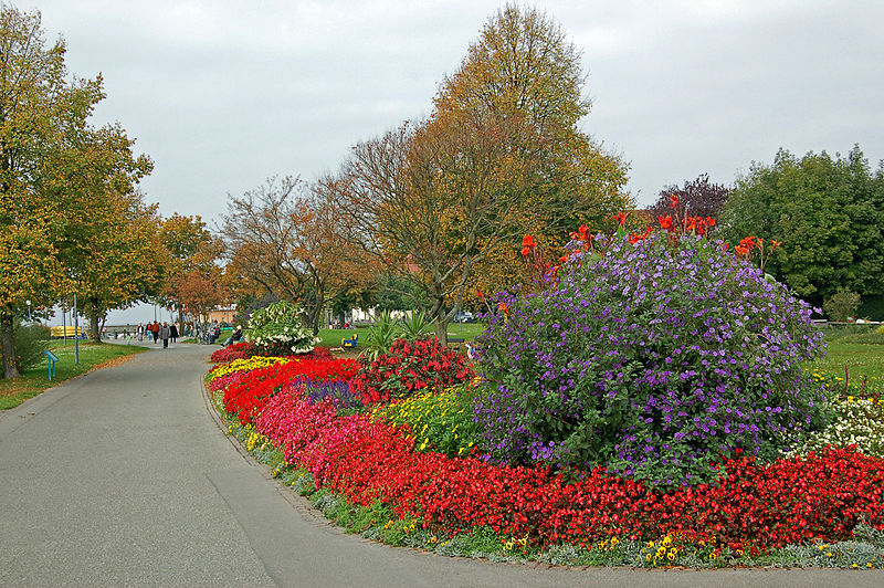 File:Langenargen Promenade (9527245416).jpg