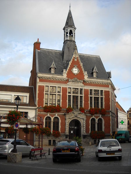 File:Lillers - Town hall - 1.JPG