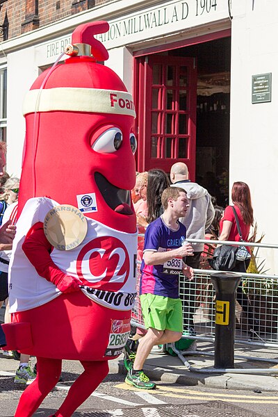 File:London Marathon 2014 - Public (088).jpg