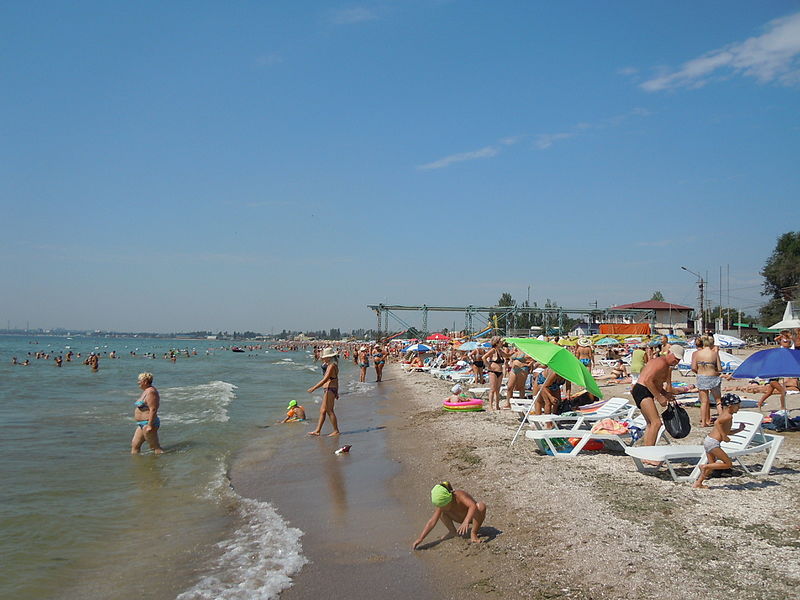 File:Luzanivka Beach.jpg