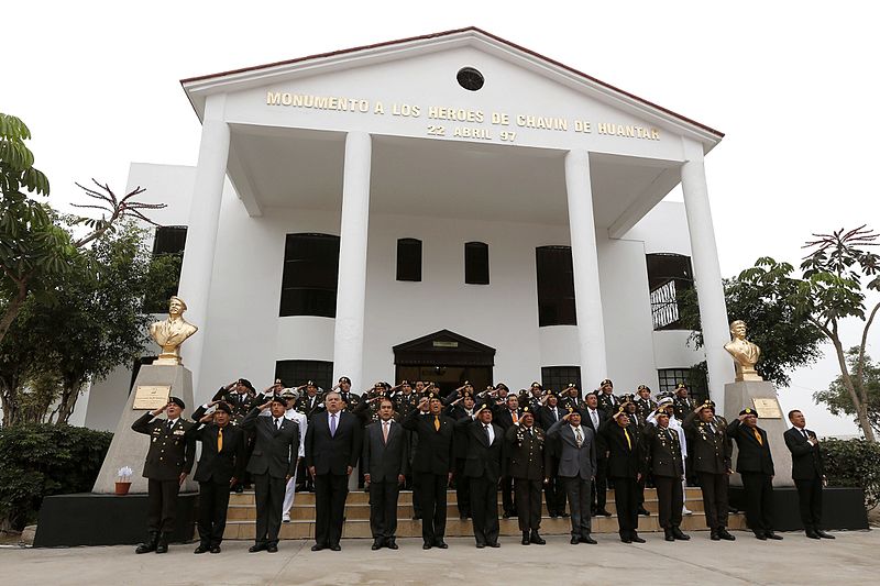 File:MINISTRO DE DEFENSA PRESIDIÓ CEREMONIA DE HOMENAJE A VALEROSOS COMANDOS “CHAVÍN DE HUÁNTAR” (25976758313).jpg