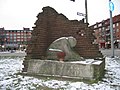 Mahnmal für die Opfer des Feuersturms in Hamburg. Ursprünglich nach Westen ausgerichtet.