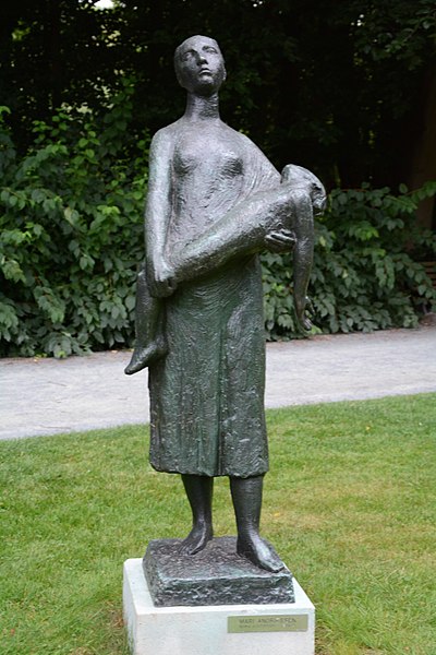 File:Mari Andriessen, Bomslachtoffer, 1948-1951.jpg