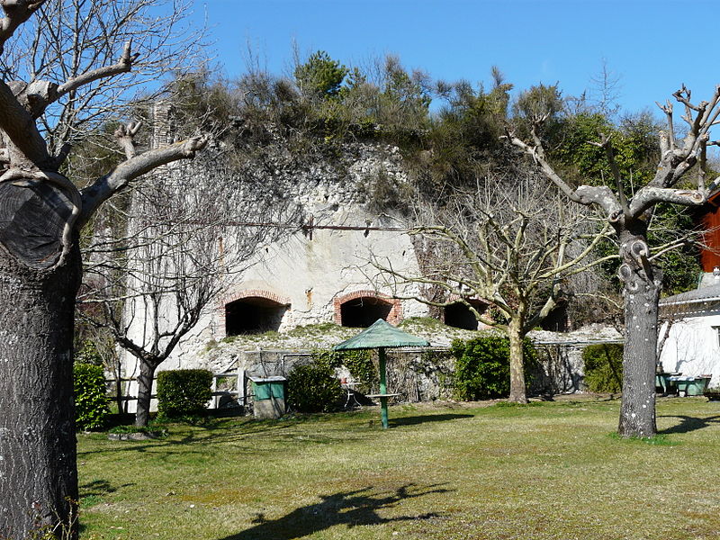 Fichier:Mensignac fours à chaux.JPG