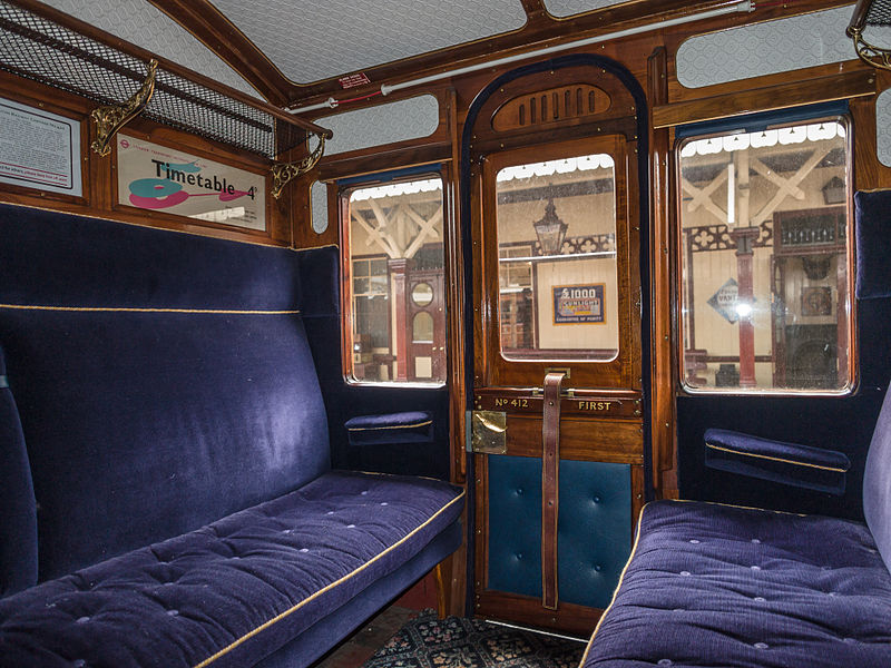 File:Metropolitan Railway carriage (first class interior) (9129237231).jpg