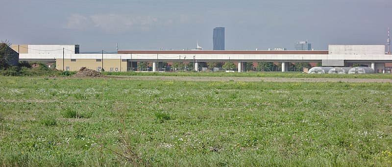 File:Metrostacio An den alten Schanzen (kruda konstruaĵo).jpg