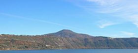 Monte Cavo e lago Albano.jpg