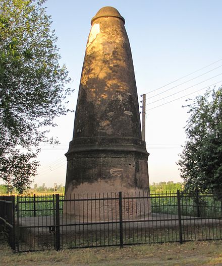 Kos Minar along Grand Trunk Road in Dakhini near Jalandhar, from Sher Shah Suri period