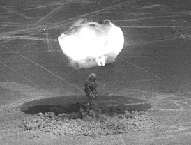 Водородная бомба видео. РДС 37. Испытания РДС-37. Взрыв водородной бомбы 1953. Водородная бомба Сахарова испытания.