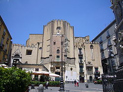 A San Domenico Maggiore előtti tér