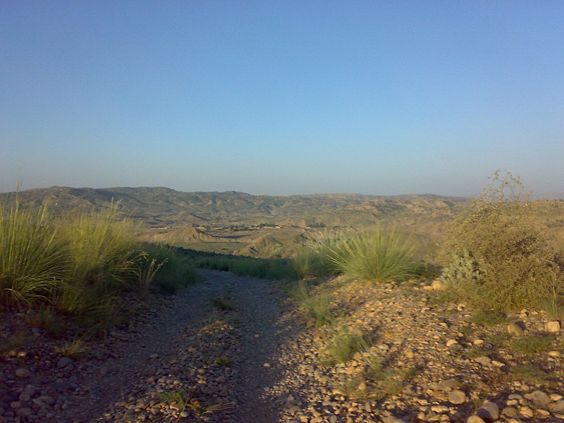 File:Navidhand Qila road KPK, Pkistan - panoramio.jpg