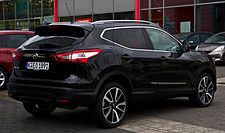 225px Nissan Qashqai Tekna (II) %E2%80%93 Heckansicht%2C 24. August 2014%2C D%C3%BCsseldorf