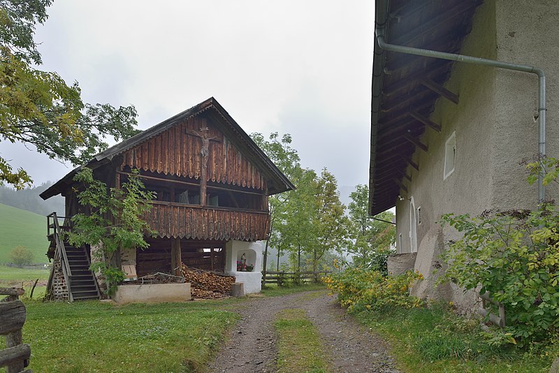 File:Oberrungatsch Villnöß 09.JPG